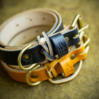 handcrafted full grain and vegetable tanned leather dog collar